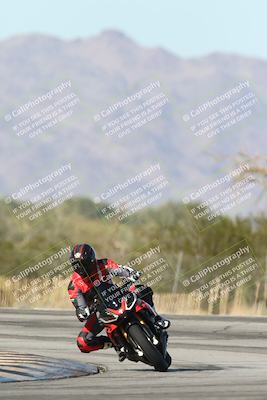 media/Dec-01-2025-Moto Forza (Mon) [[2daa91e15f]]/2-Intermediate Group/Session 3 (Turn 3)/